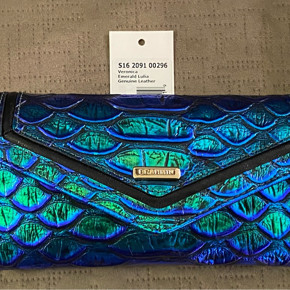 Like new BRAHMIN Veronica Emerald Lulia wallet.